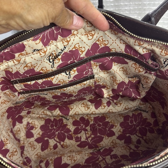 (Q0) GUESS Scandal Satchel Medium Tote, logo print - Picture 11 of 16